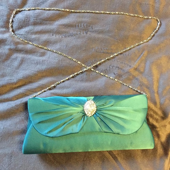 Clutch - Picture 3 of 4